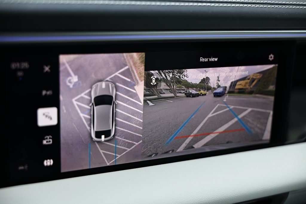 2025 Porsche Macan 4 Electric photo 37