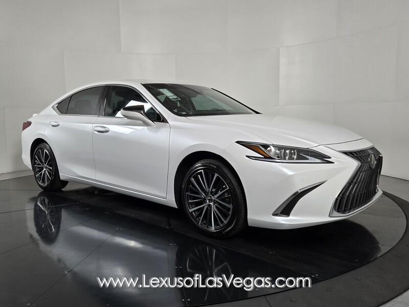 2025 Lexus ES 300h photo 2