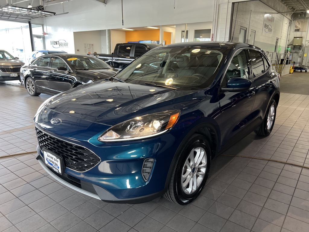 2020 Ford Escape SE photo 3