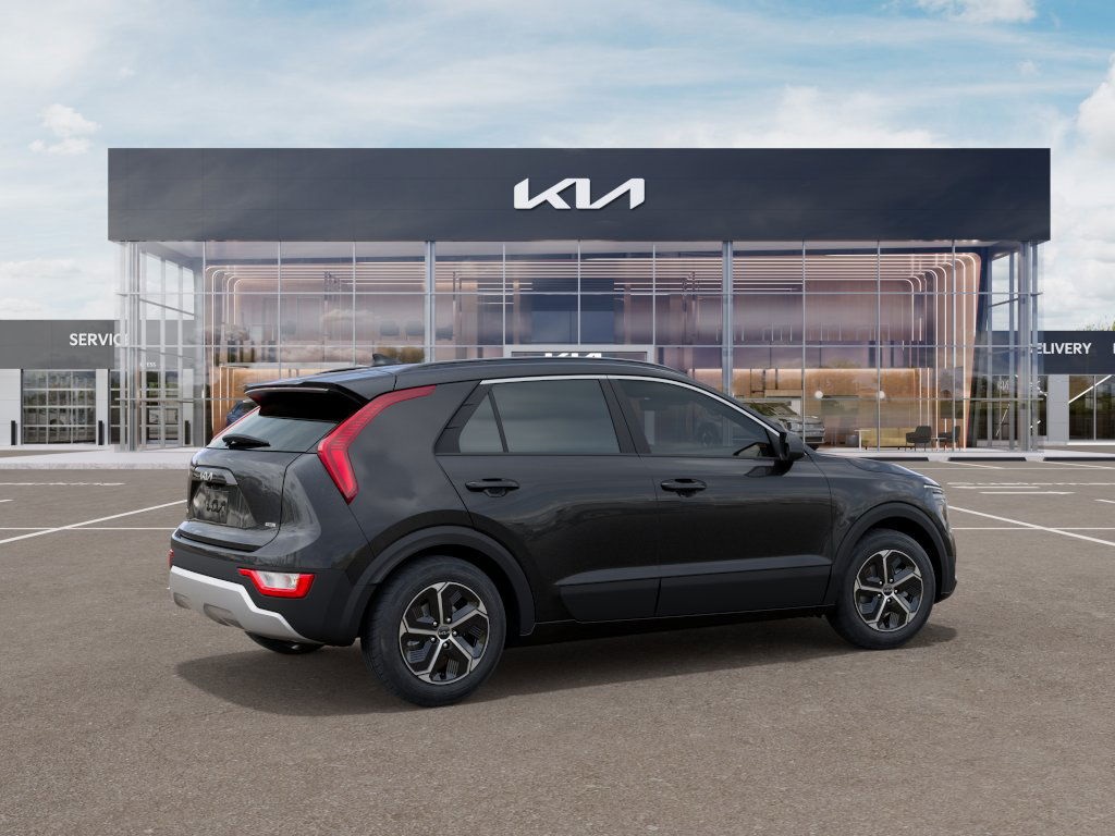 2025 Kia Niro LX photo 6
