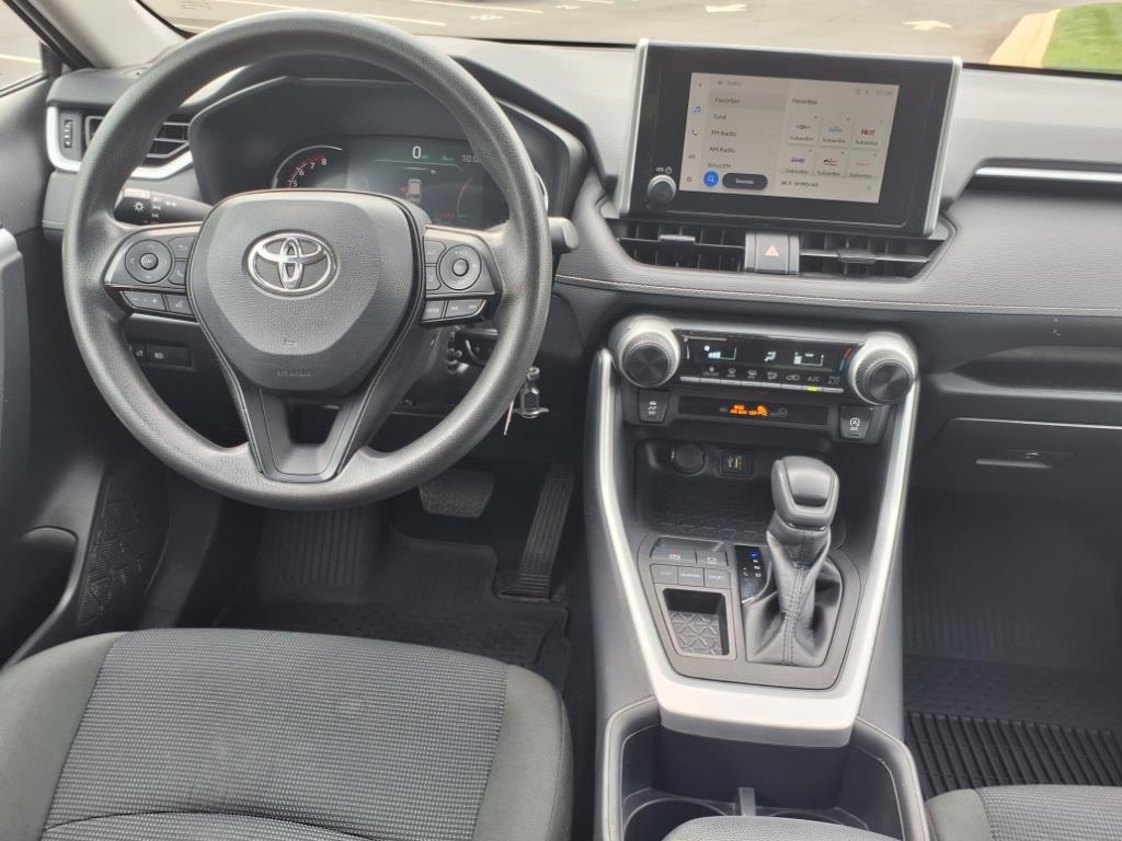 2024 Toyota RAV4 LE photo 16