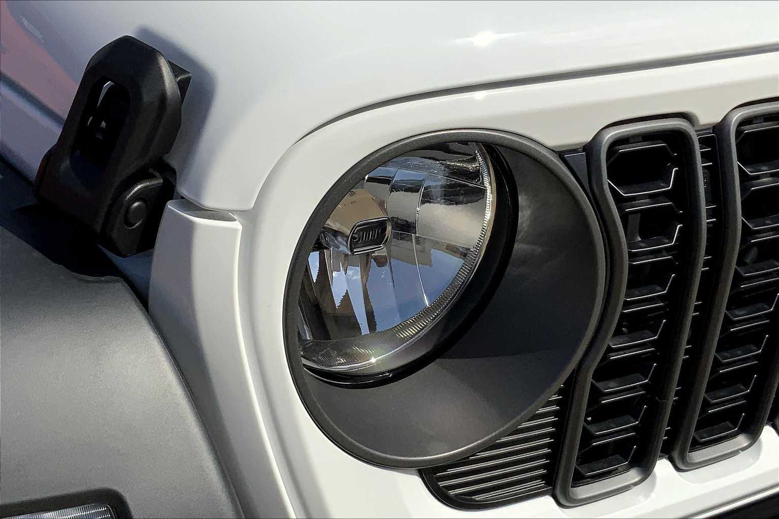 2025 Jeep Wrangler Sport S photo 11