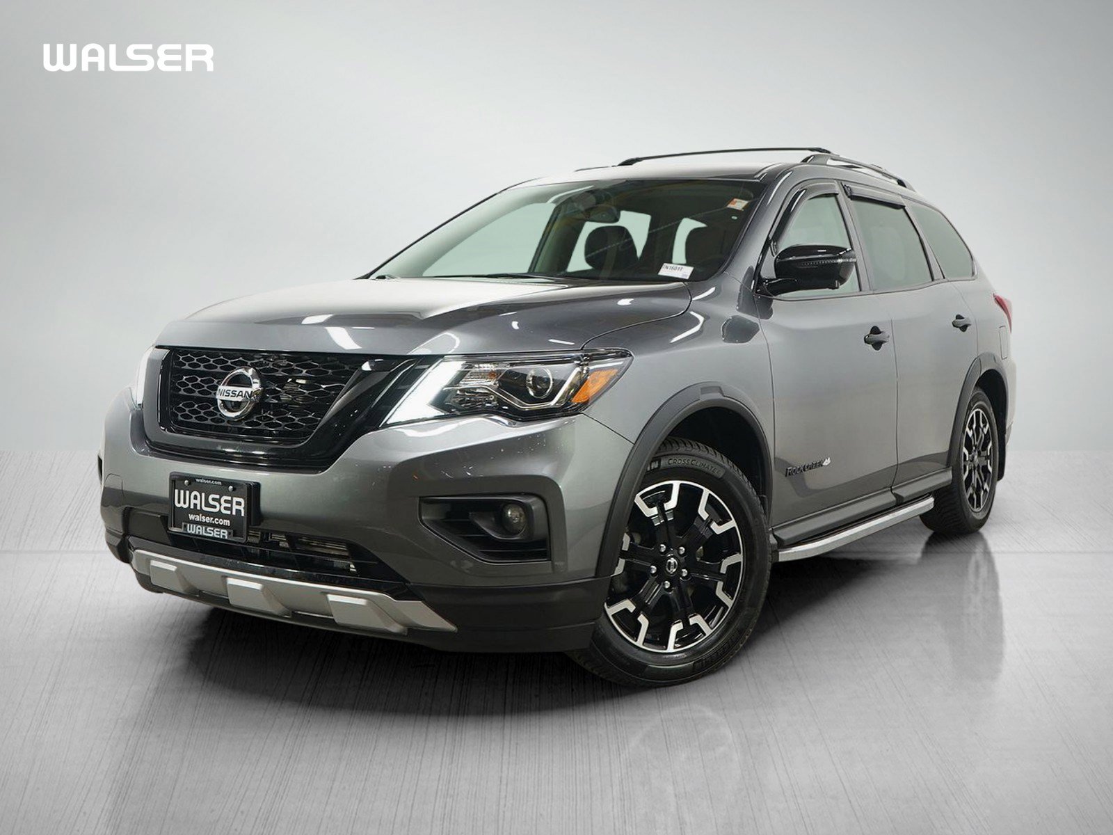 2020 Nissan Pathfinder SL's photo
