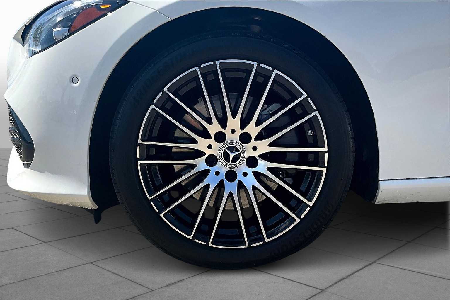 2025 Mercedes Benz C 300 photo 9