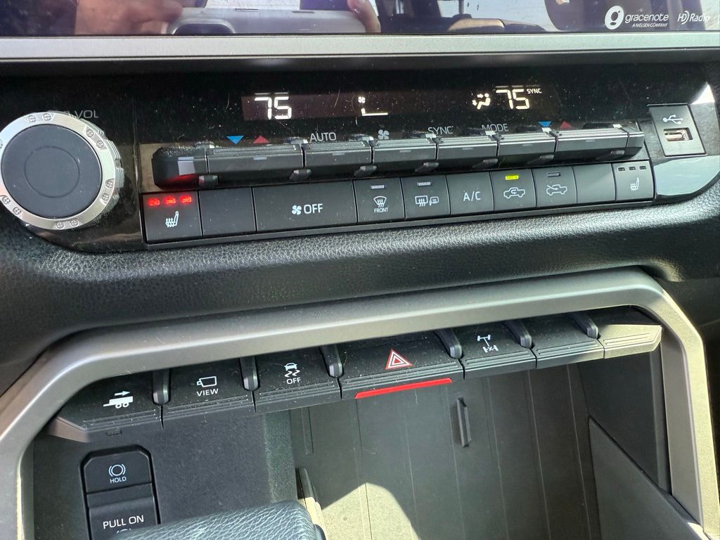 2022 Toyota Tundra SR5 photo 11