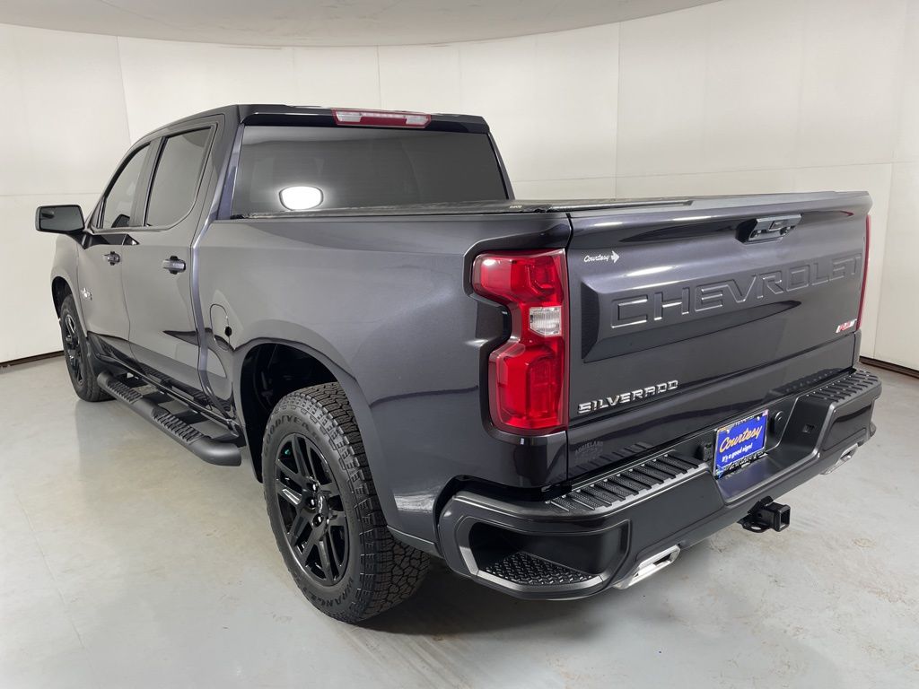2023 Chevrolet Silverado 1500 RST photo 3