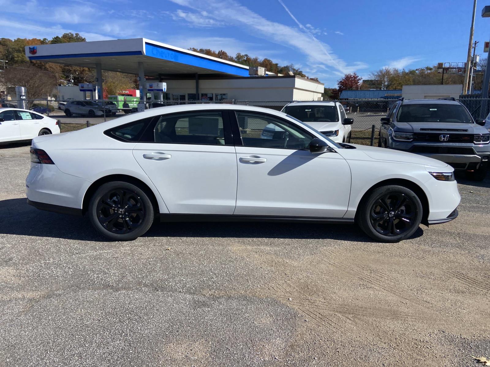 2025 Honda Accord SE photo 2