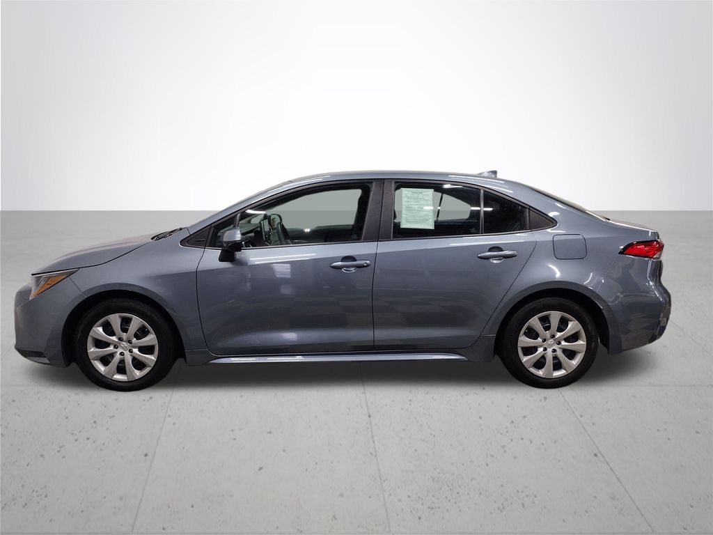 2021 Toyota Corolla LE photo 10