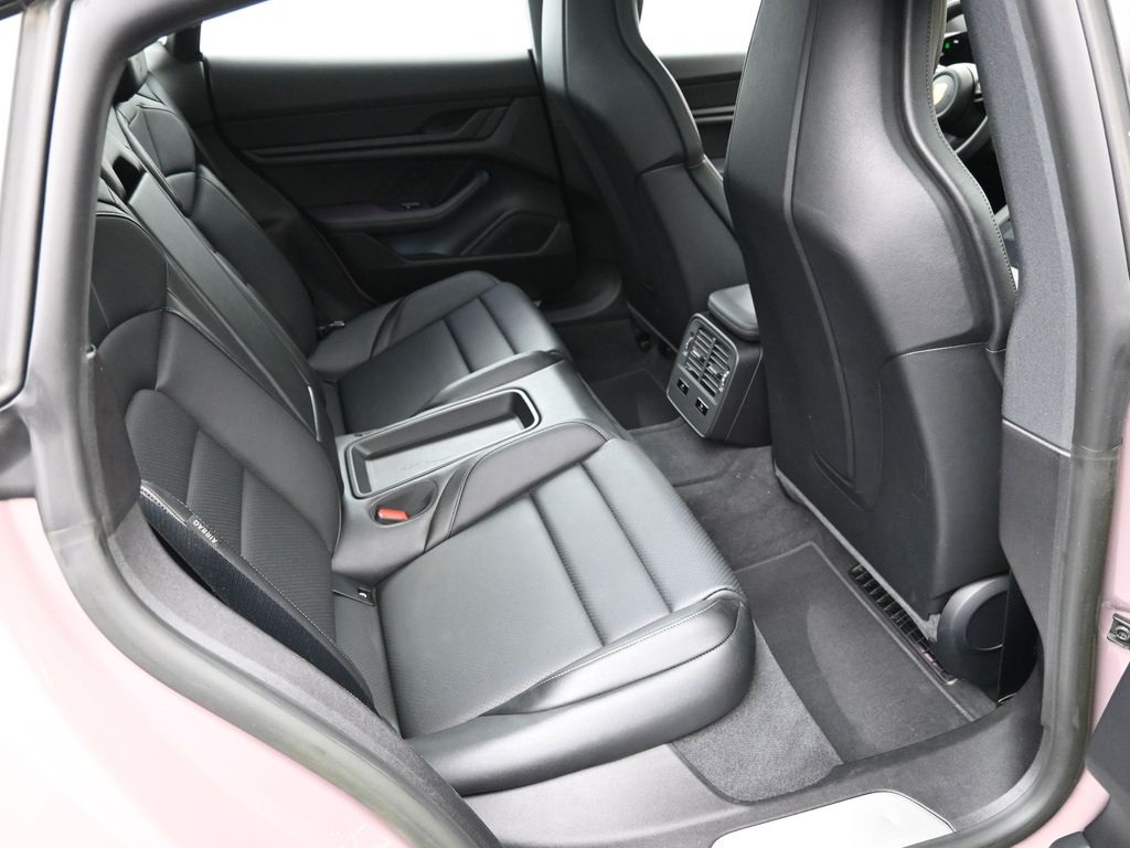 2022 Porsche Taycan 4S photo 9