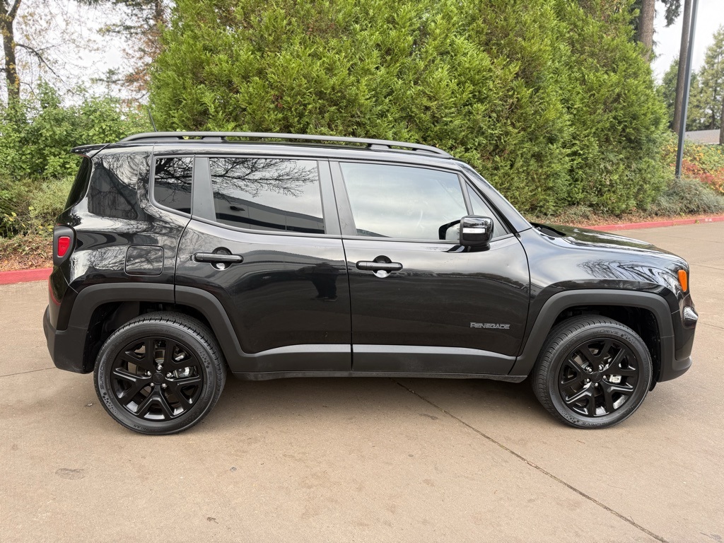 2022 Jeep Renegade Altitude photo 3