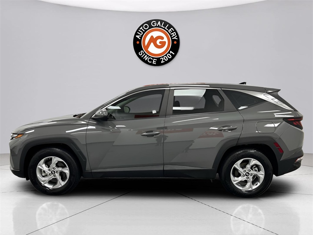 2024 Hyundai Tucson SE photo 2