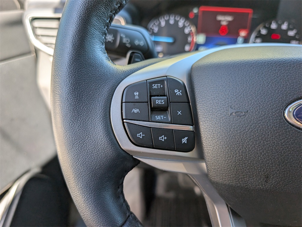 2020 Ford Explorer XLT photo 25