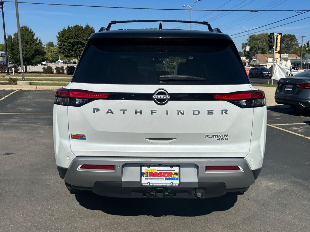 2025 Nissan Pathfinder Platinum photo 4