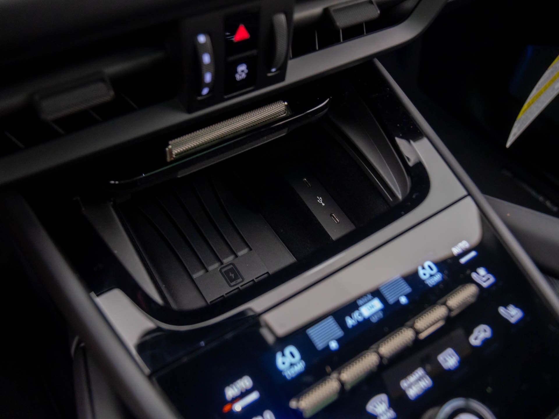 2025 Porsche Cayenne E-Hybrid Turbo photo 22
