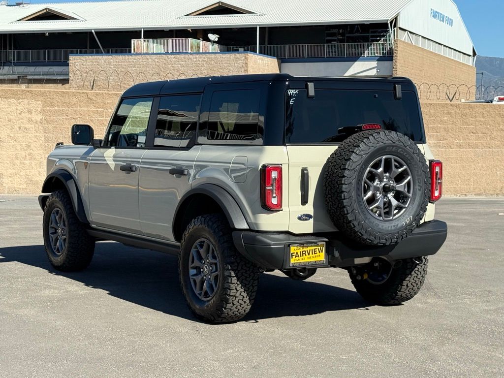 2025 Ford Bronco Badlands photo 4