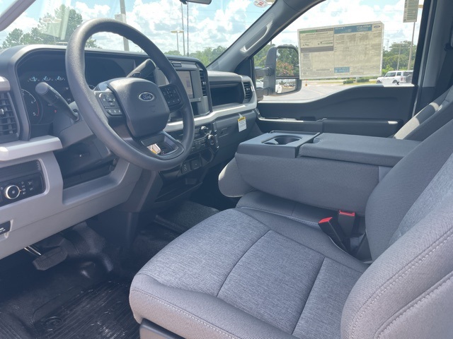 2025 Ford F-350 photo 14