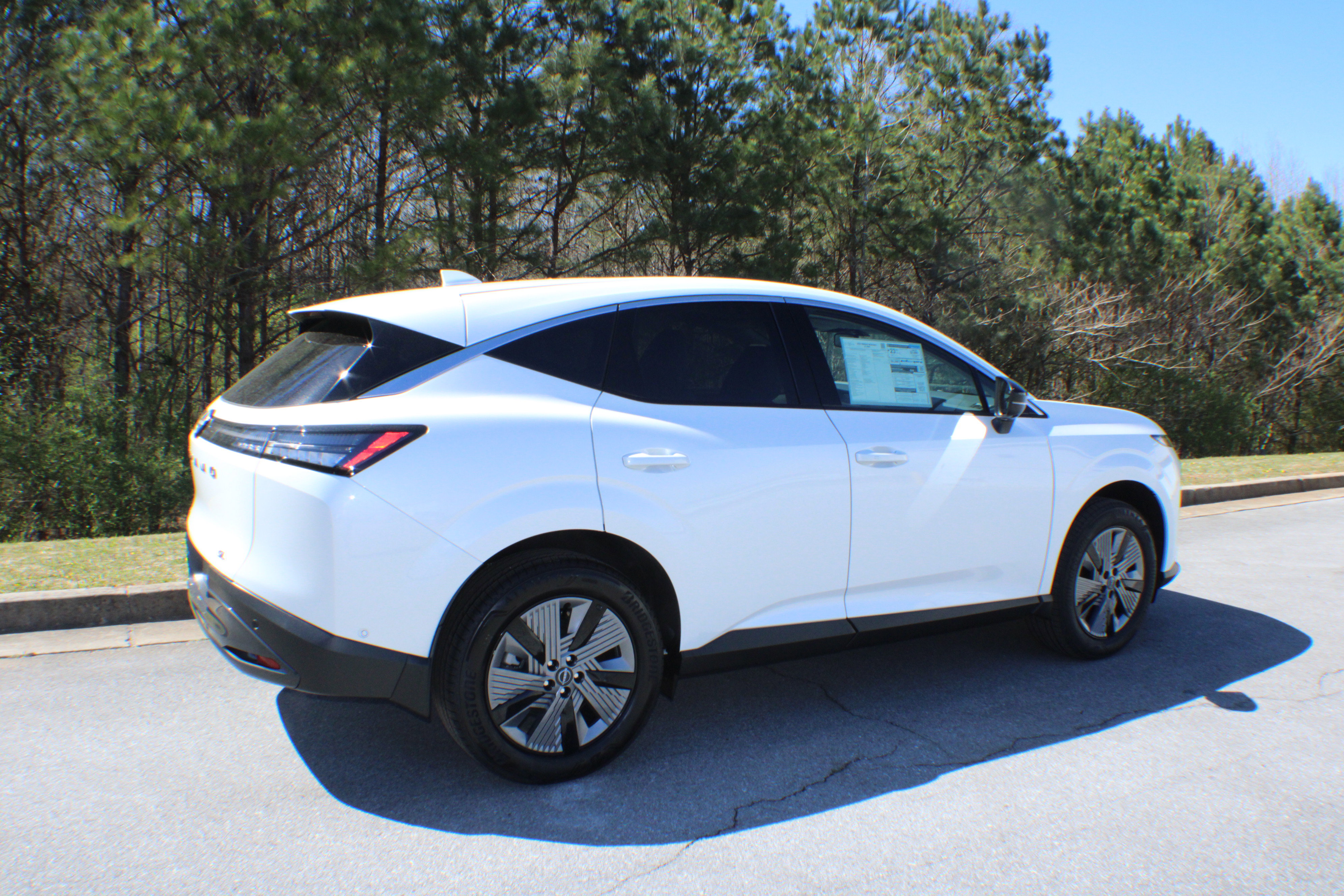 2025 Nissan Murano SL photo 2