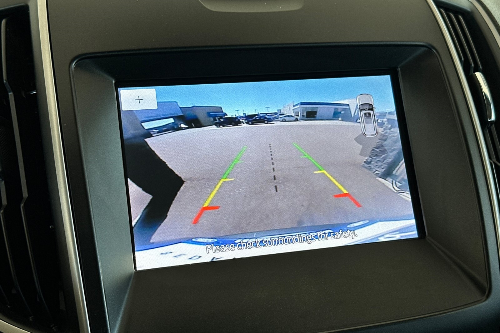 2020 Ford Edge SEL photo 18