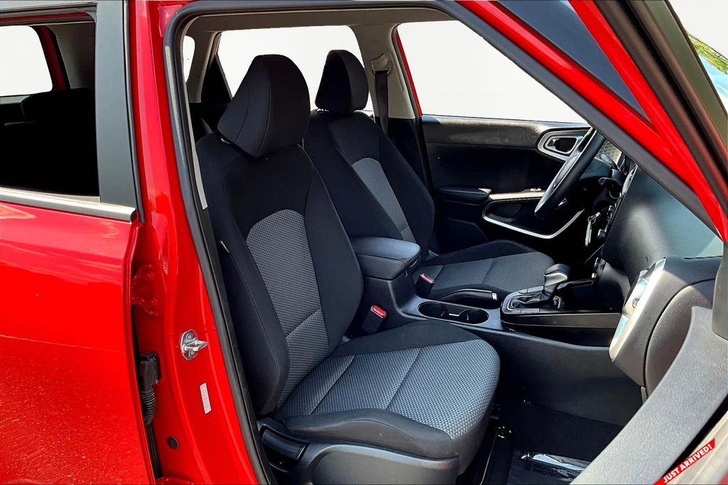 2023 Kia Soul LX photo 19