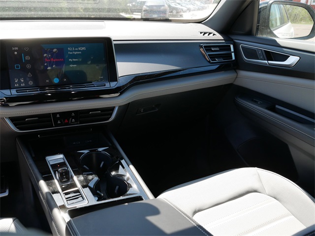 2025 Volkswagen Atlas Cross Sport SEL R-Line photo 6