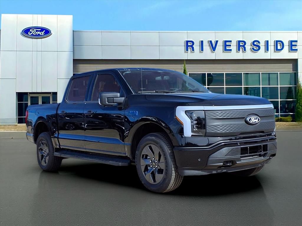 2025 Ford F-150 Lightning Flash's photo