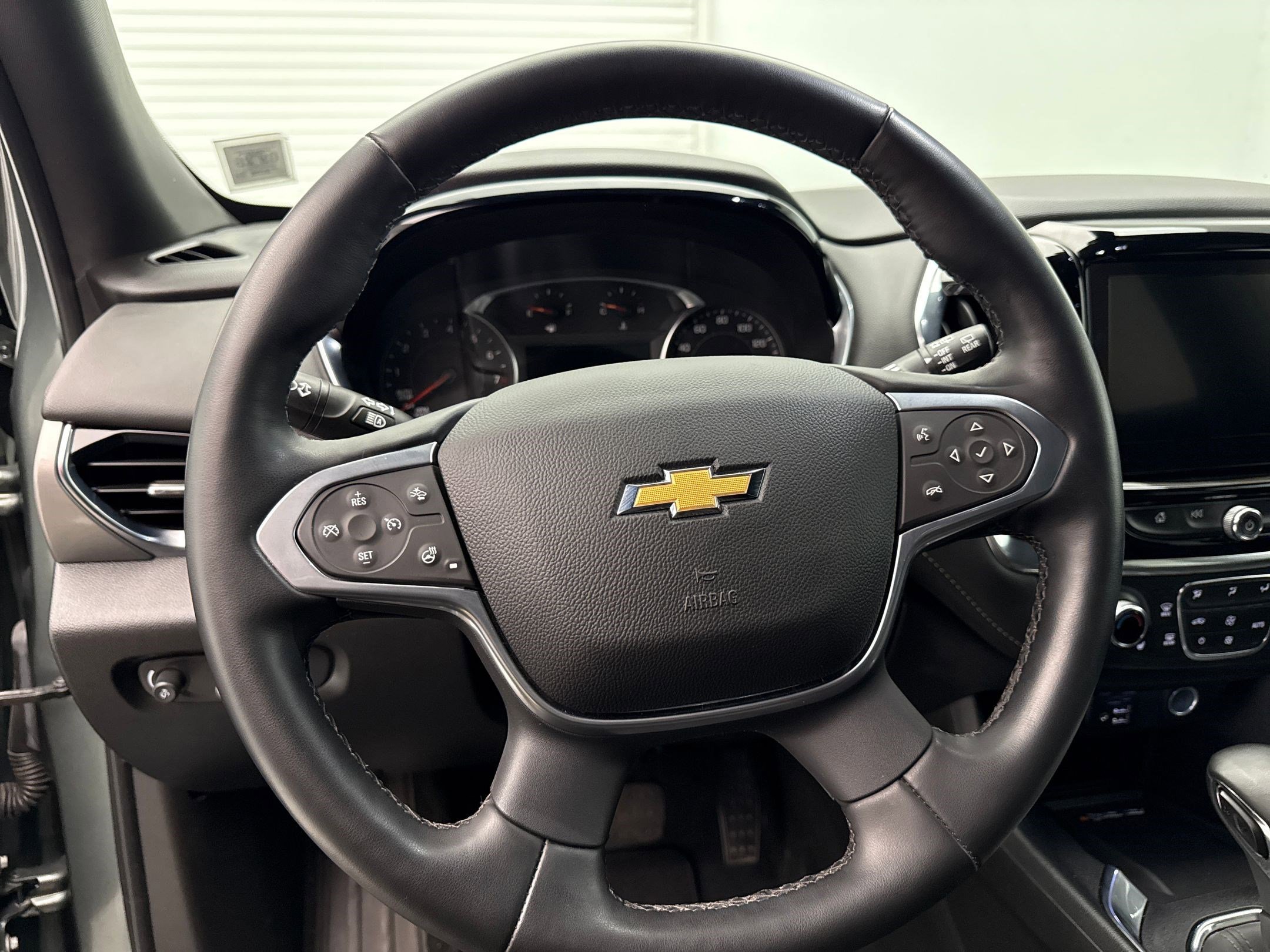 2023 Chevrolet Traverse Leather photo 16