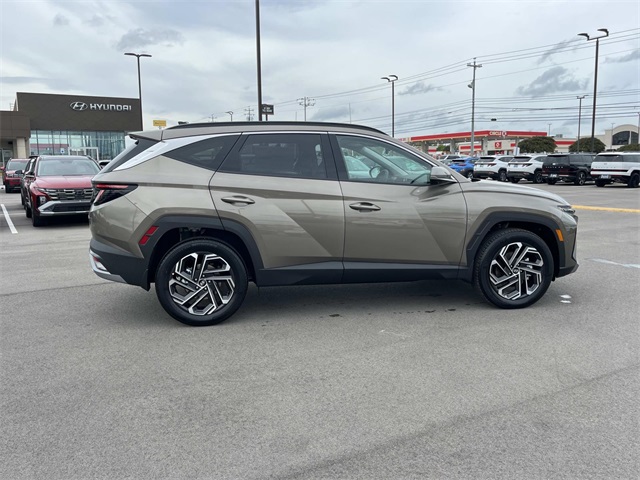 2025 Hyundai Tucson Hybrid Limited photo 3