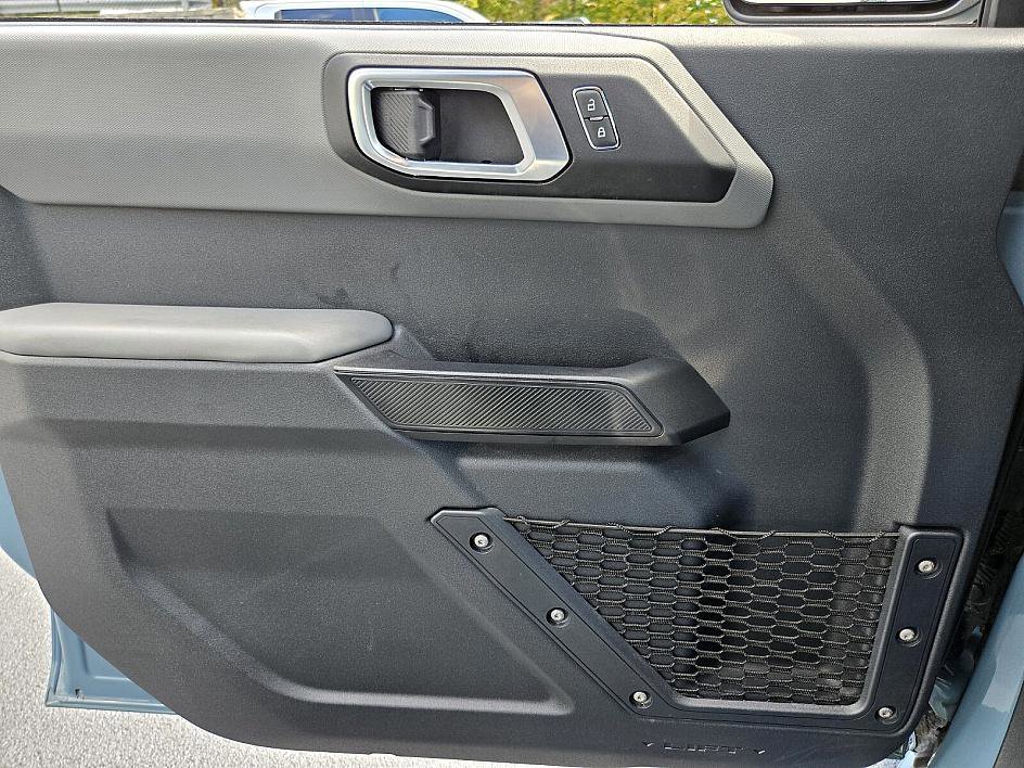 2022 Ford Bronco Base photo 28
