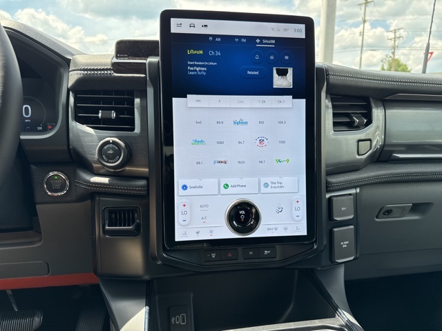 2025 Ford F-150 Lightning photo 31