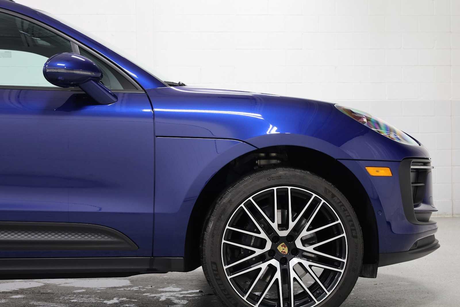 2024 Porsche Macan T photo 11