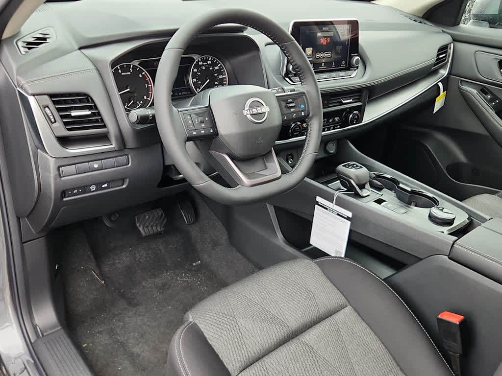 2026 Nissan Rogue SV photo 4