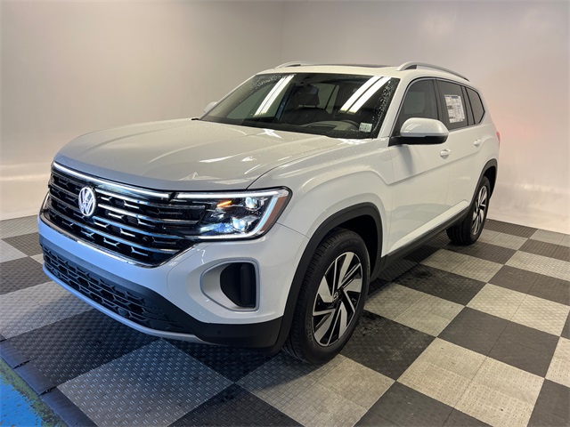 2025 Volkswagen Atlas SEL photo 3