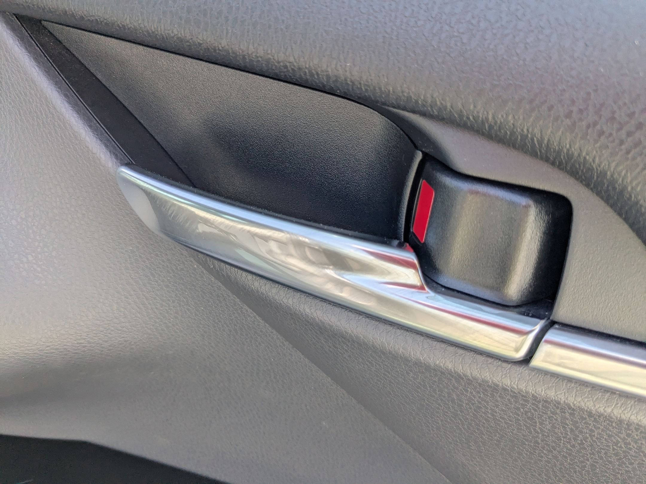 2020 Toyota Camry SE photo 31