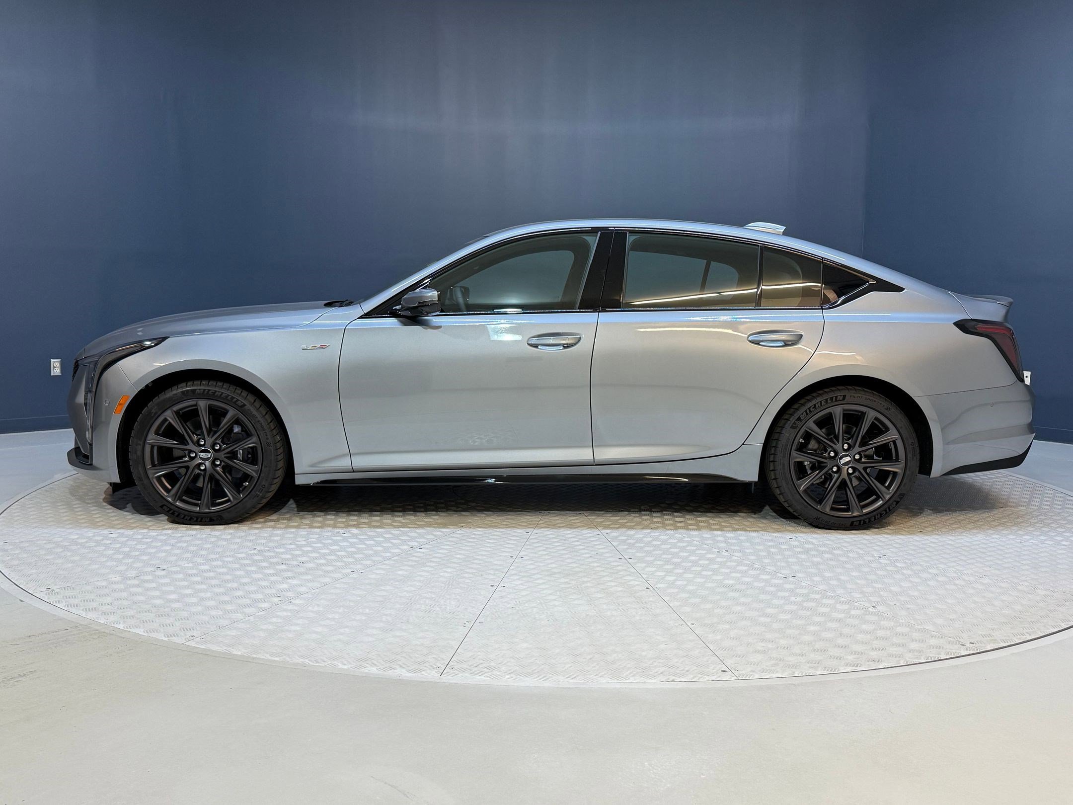 2026 Cadillac CT5 V photo 2