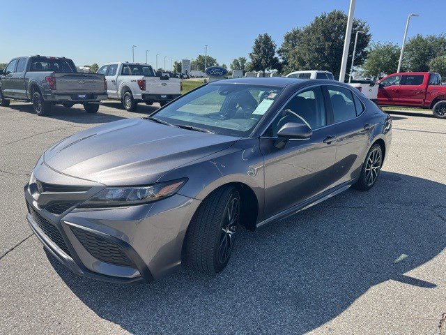 2023 Toyota Camry SE photo 3