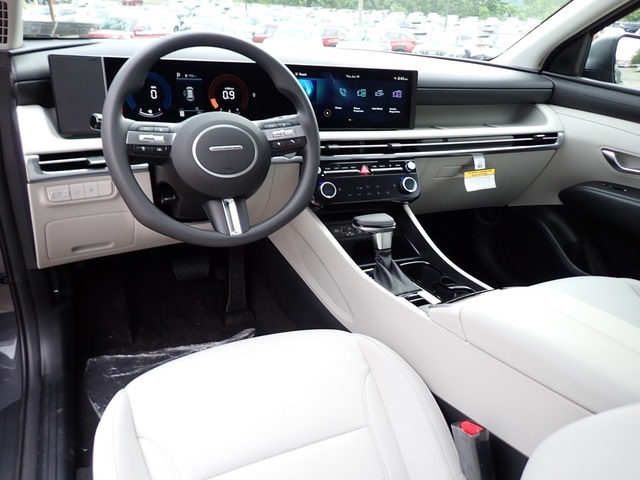 2025 Hyundai Tucson SEL photo 13
