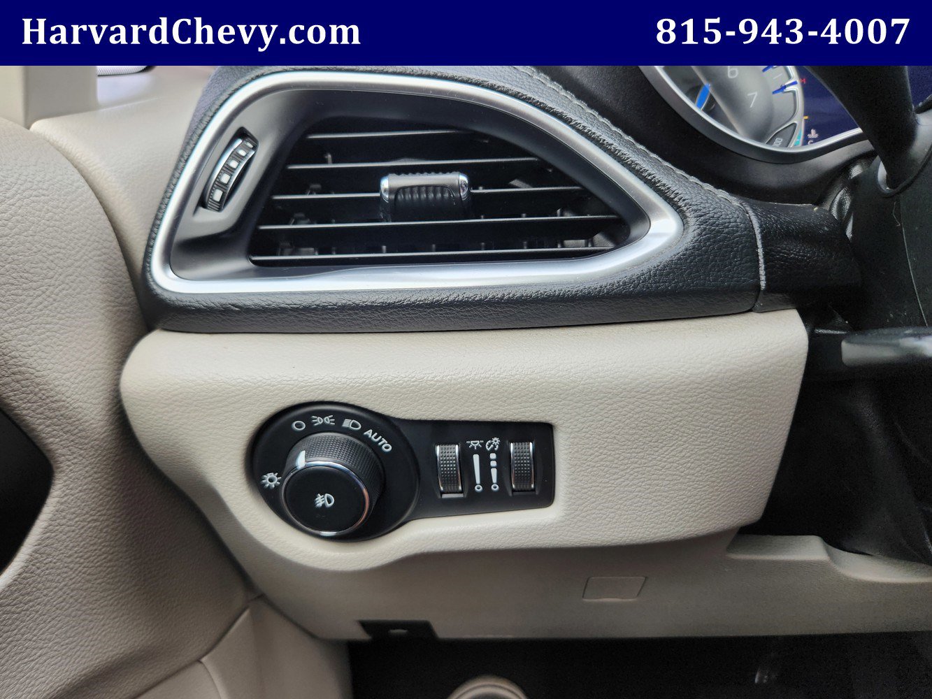 2020 Chrysler Pacifica Limited photo 23
