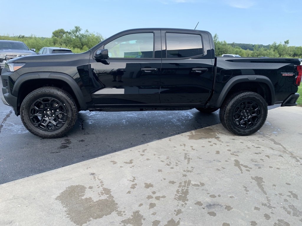 2026 Chevrolet Colorado Trail Boss photo 4