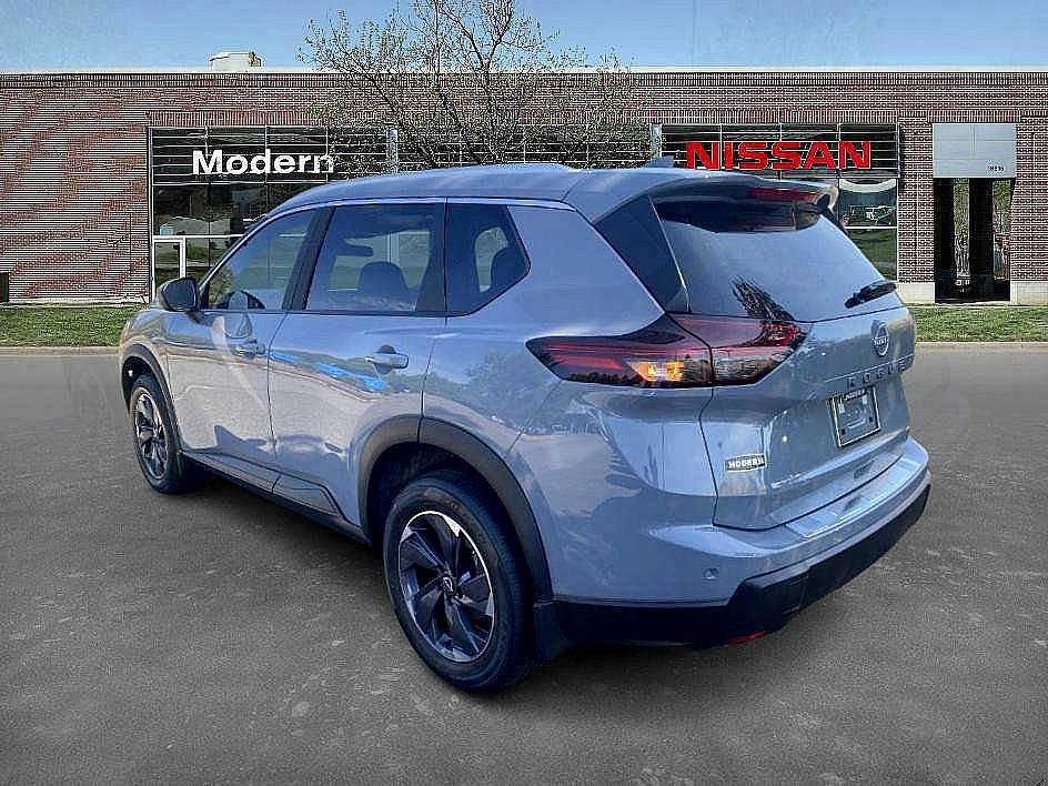 2026 Nissan Rogue SV photo 2
