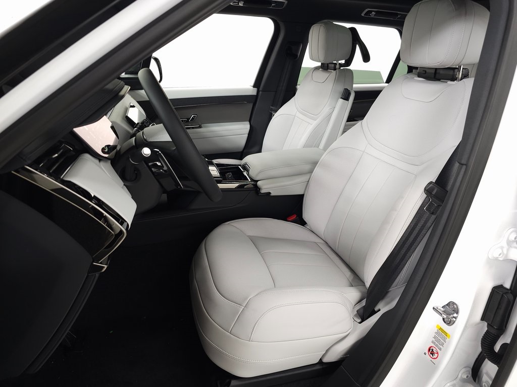 2025 Land Rover Range Rover Sport SE photo 13