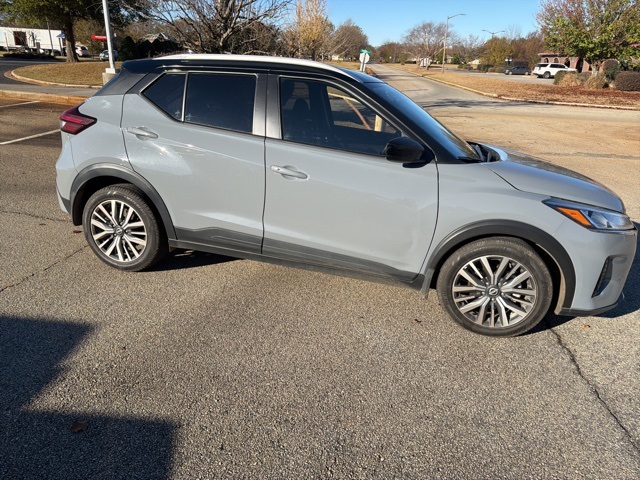2023 Nissan Kicks SV photo 2