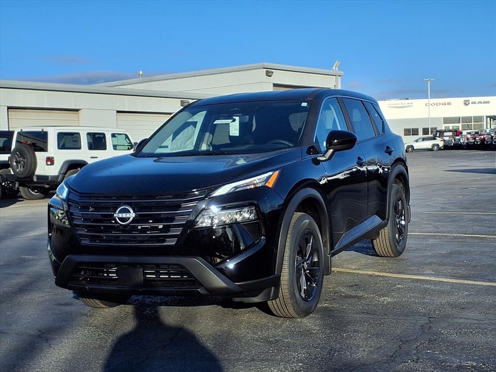 2026 Nissan Rogue SV's photo