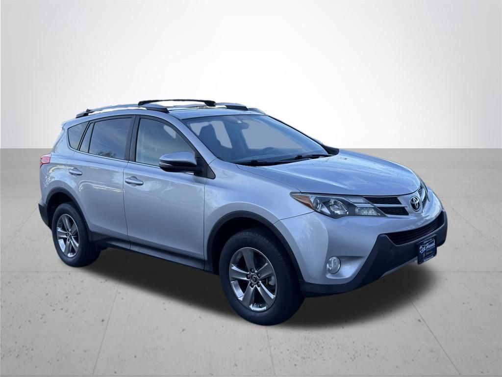 2015 Toyota RAV4 XLE photo 4