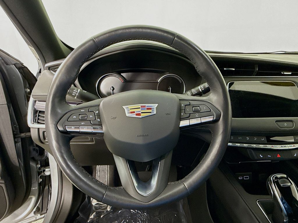 2023 Cadillac XT4 Luxury photo 9