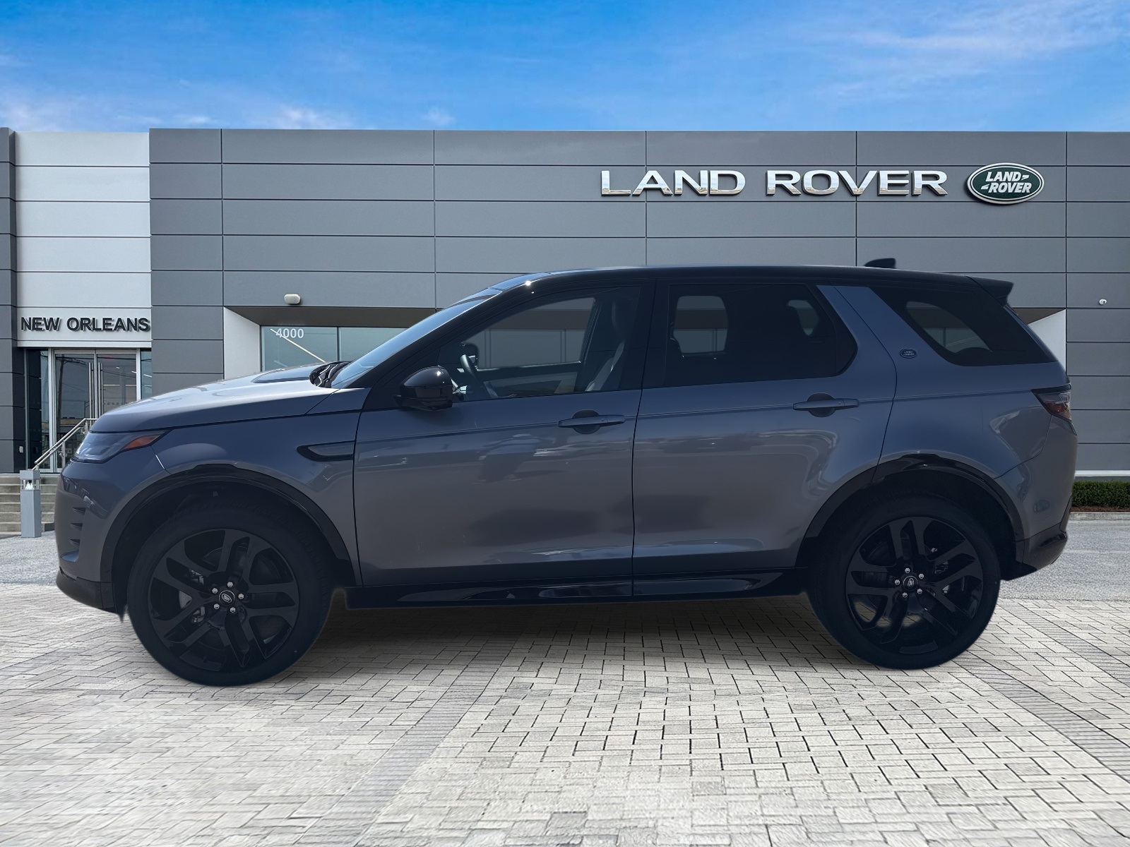 2025 Land Rover Discovery Sport SE photo 2