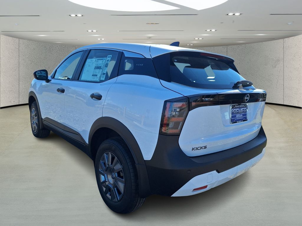 2026 Nissan Kicks S photo 3