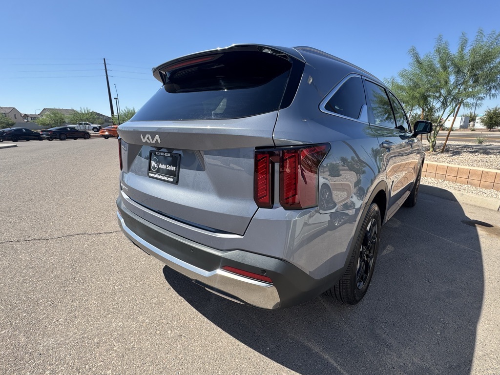 2024 Kia Sorento S photo 3
