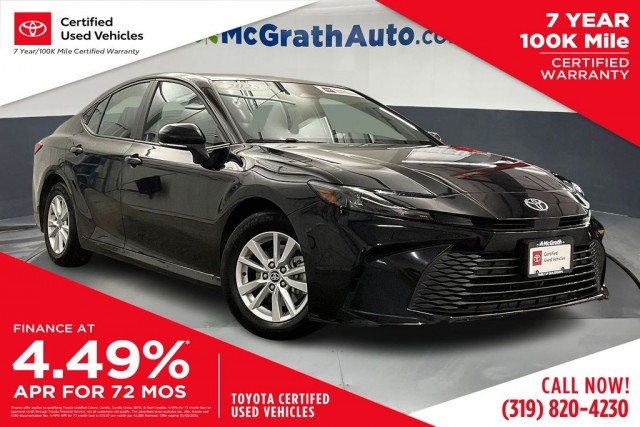 2025 Toyota Camry LE's photo