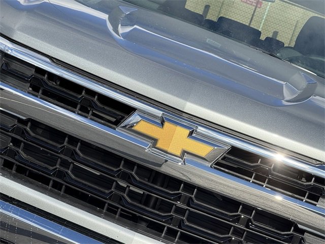 2026 Chevrolet Silverado 1500 LT photo 3