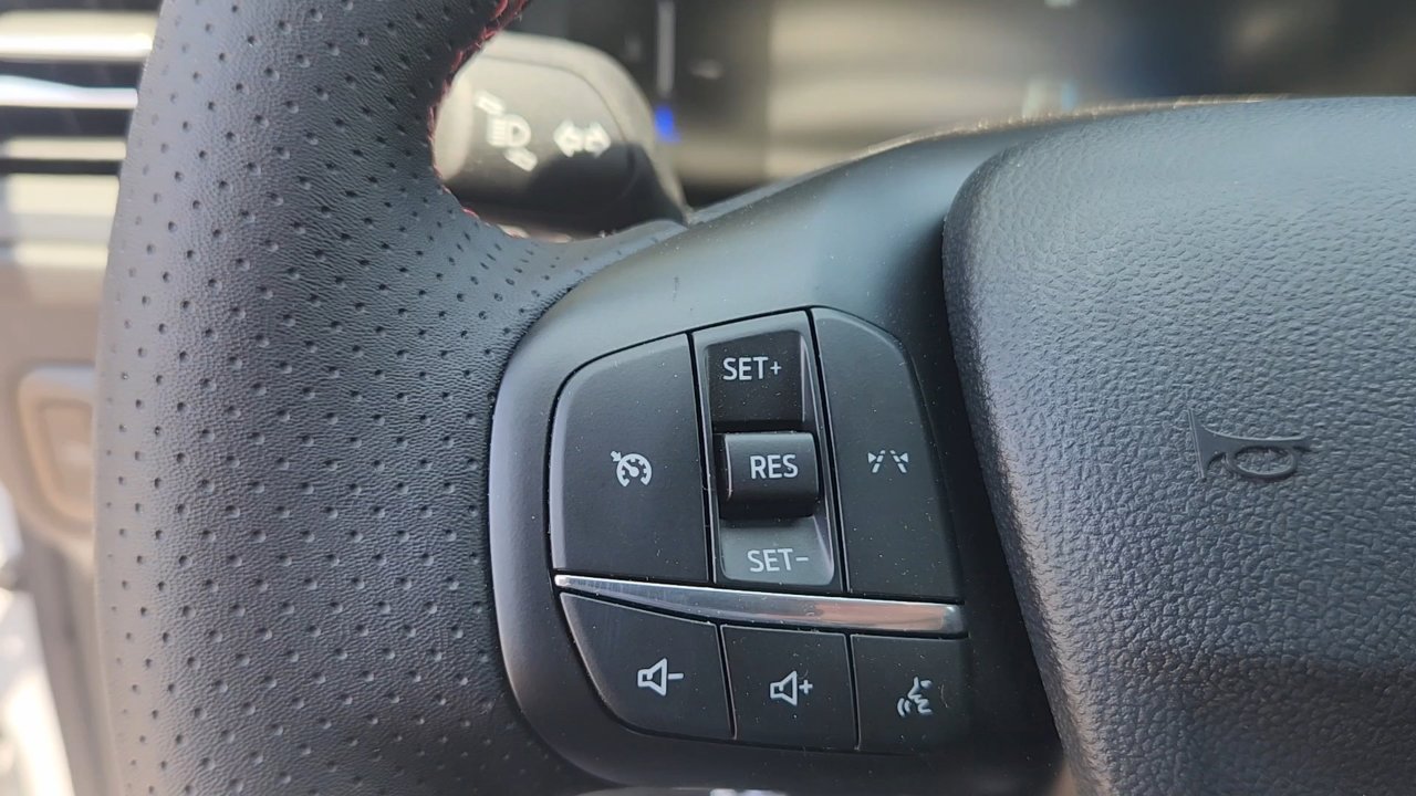 2025 Ford Escape ST-Line photo 13